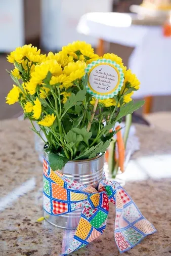 decoracao-de-festa-junina-para-escolas-lembrancinha-vaso-de-flores