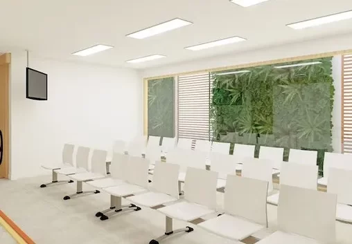 arquitetura-biofilica-clinica-parede-verde-003