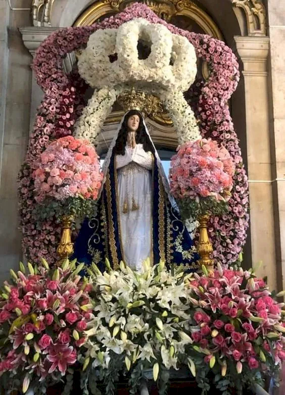 decoracao-de-nossa-senhora-aparecida-na-igreja_2